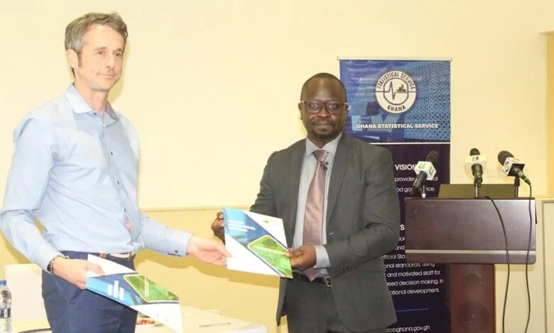 Mou Prof. Samuel K. Annin Right Showing The Mou Document With Dr James Tucker. Photo. Ebo Gorman 780X470