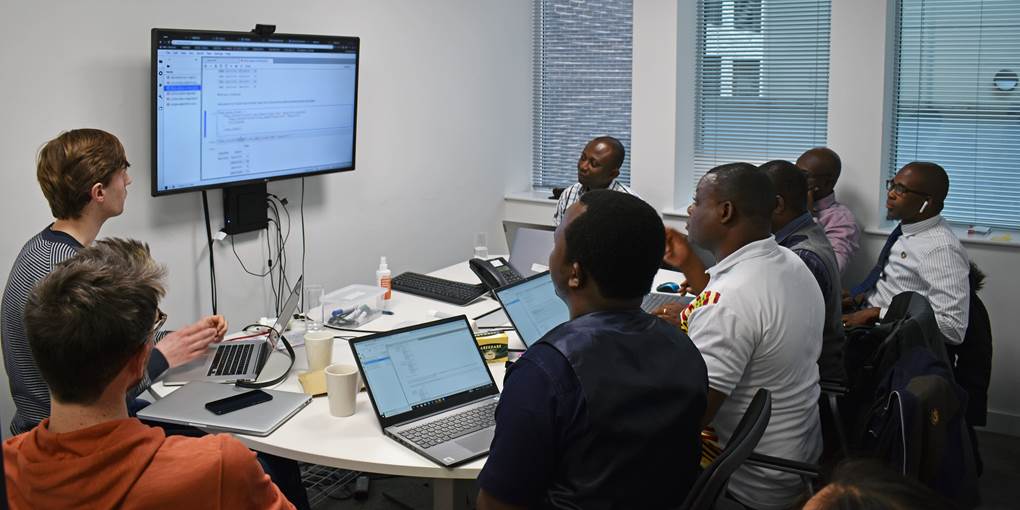 DSC 0040A Blurredscreen